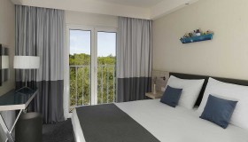 Rooms & Suites
