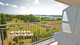 Arena Hotel Holiday