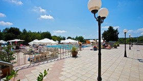 Arena Hotel Holiday