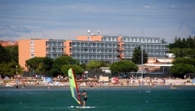 Arena Hotel Holiday