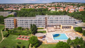 Arena Hotel Holiday