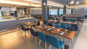 Arena Hotel Holiday