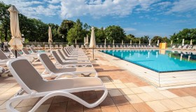 Arena Hotel Holiday