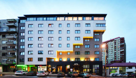 88 Rooms Hotel - Exterior1