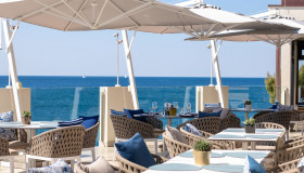 Yacht bar