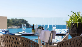 Yacht bar