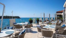 Yacht bar