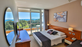 Arena Hotel Holiday