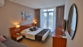 Arena Hotel Holiday
