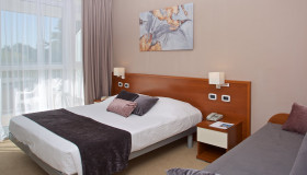 Arena Hotel Holiday