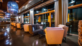 Restaurants & Bars
