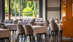 Restaurants & Bars