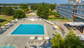 Arena Hotel Holiday_Beaches&Pools