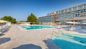 Arena Hotel Holiday_Beaches&Pools