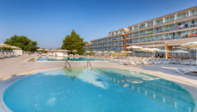 Arena Hotel Holiday_Beaches&Pools