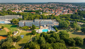 Arena Hotel Holiday_AIR