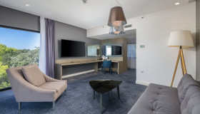 Park Plaza Arena Pula_Rooms & Suites_One Bedroom Suite with balcony-panoramic sea view