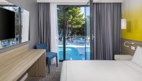 Park Plaza Arena Pula_Rooms & Suites_Standard room pool view