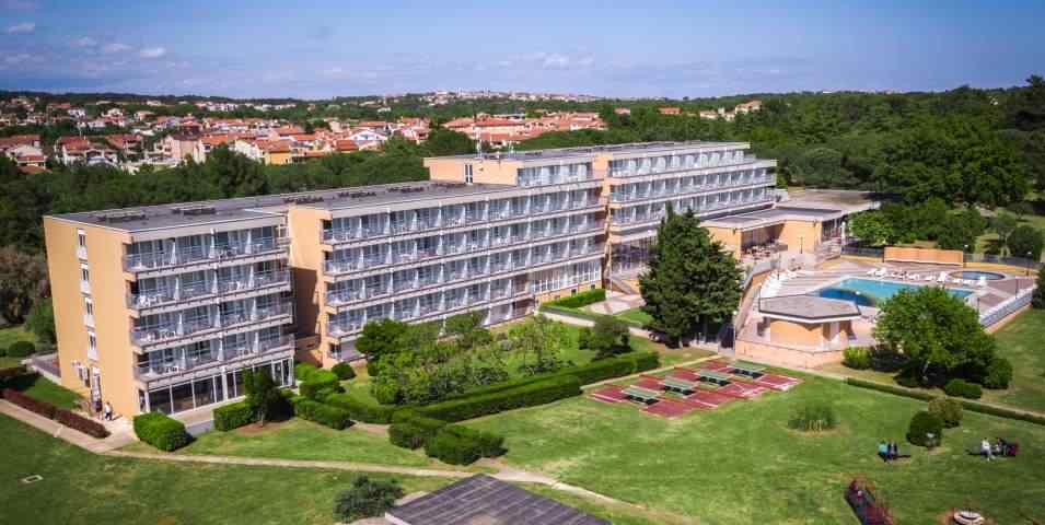 Hotel Holiday
